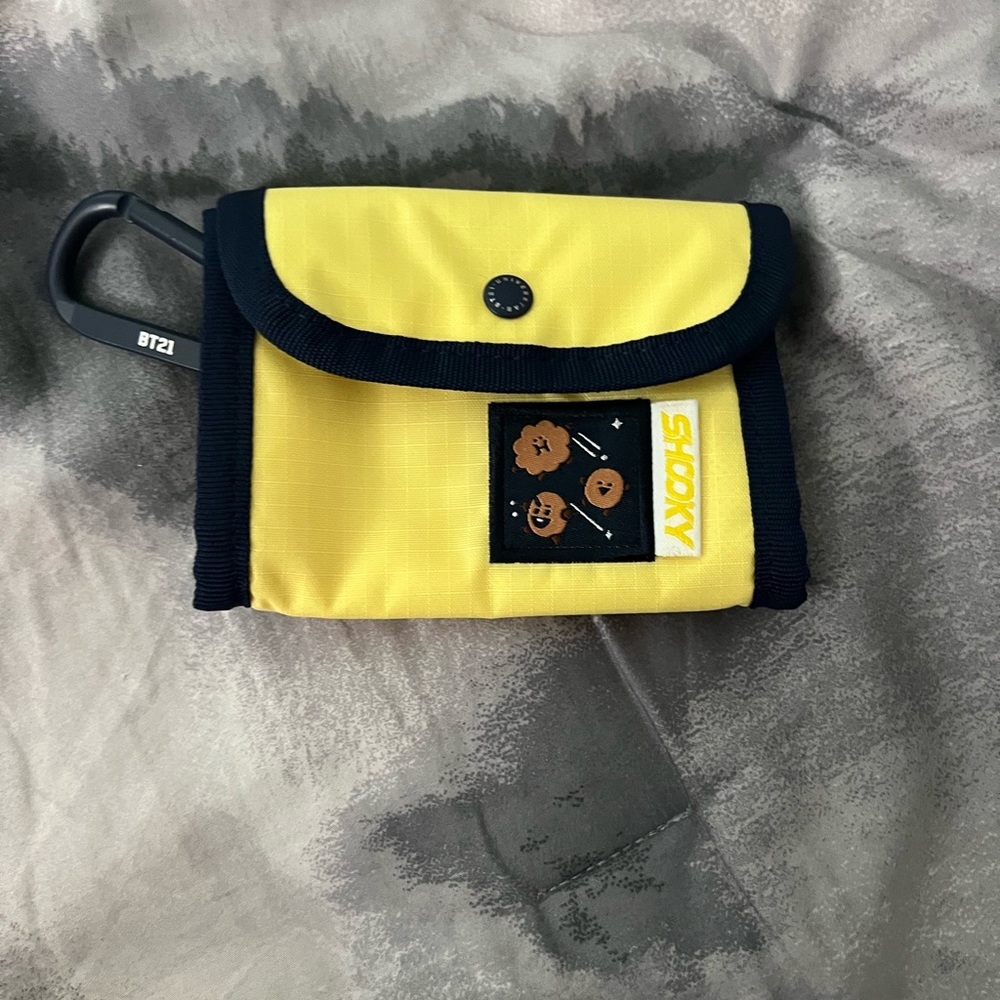 Shooky card holder/wallet on D ring